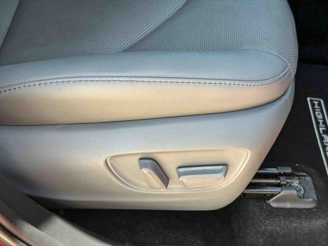 Certified Used 2024 RUBY FLARE PEARL Toyota  image 27