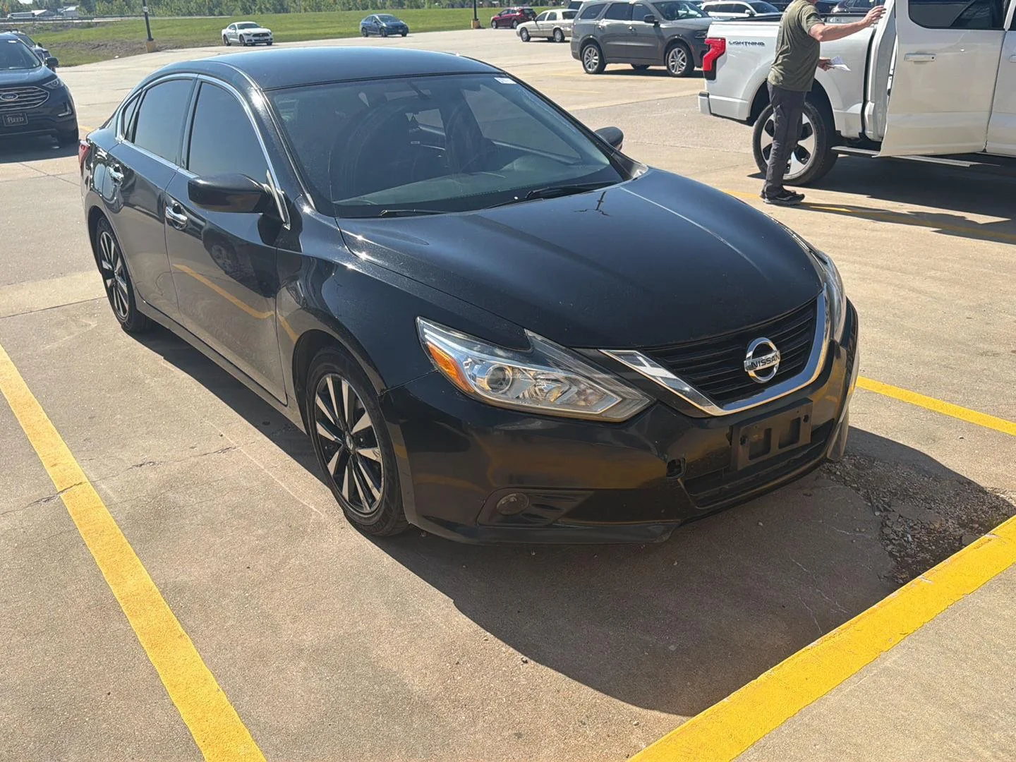Used 2018 Nissan Altima SV with VIN 1N4AL3AP1JC248448 for sale in Kansas City