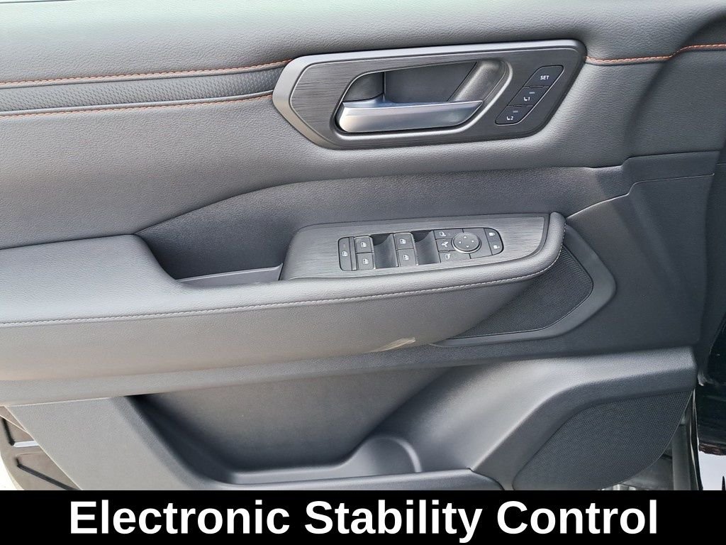 2025 Nissan Armada PRO-4X - Photo 11