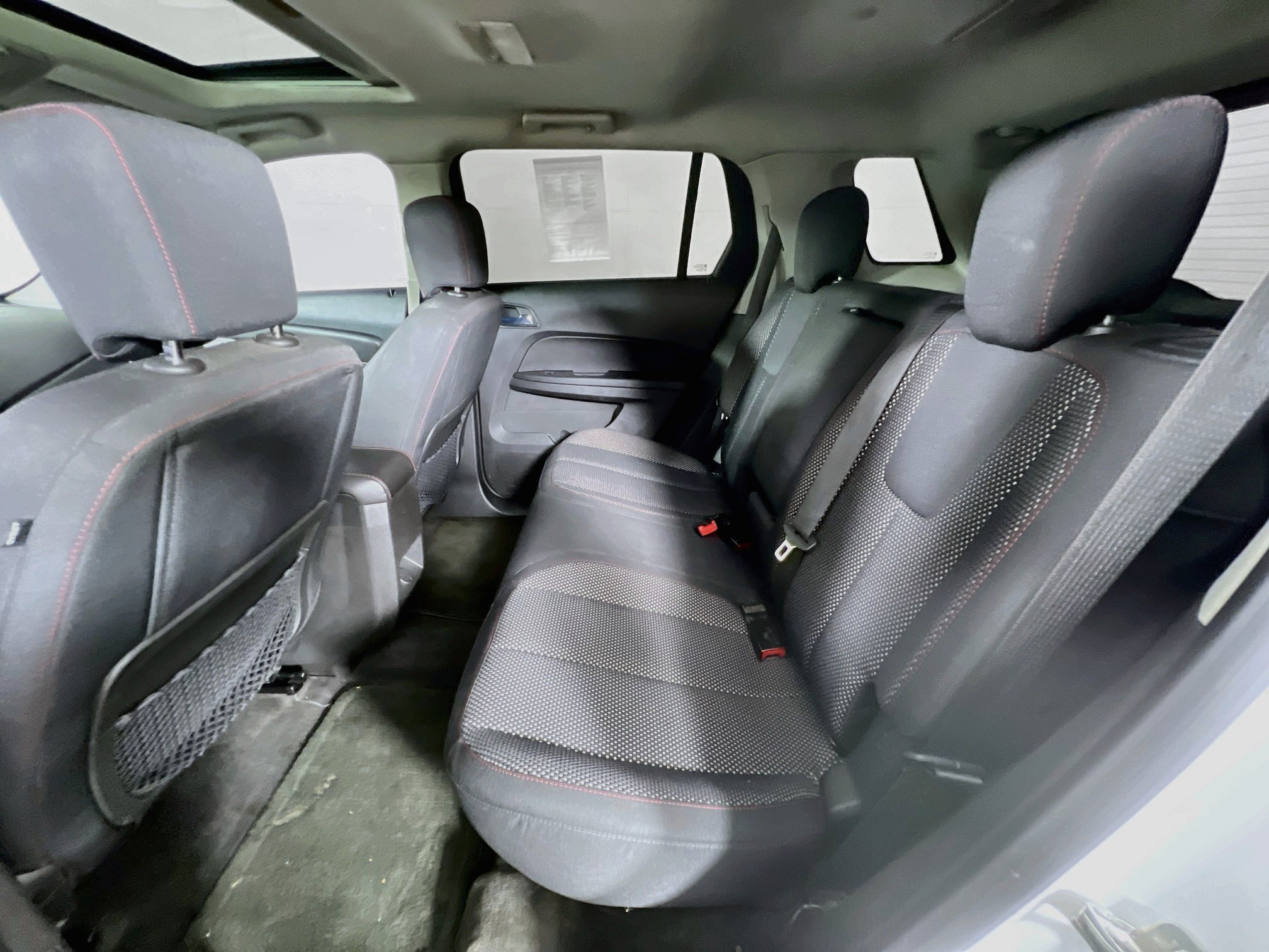 Used 2012 Olympic White GMC SLE-2 image 21