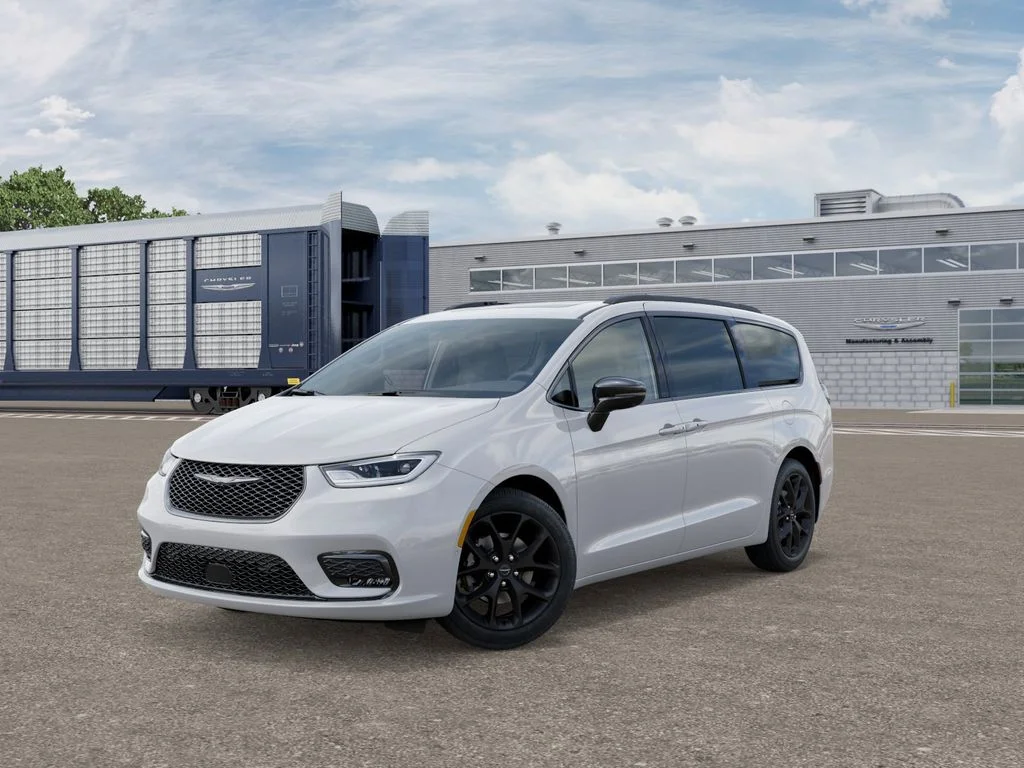 New 2026 Bright White Clearcoat Chrysler Limited image 1