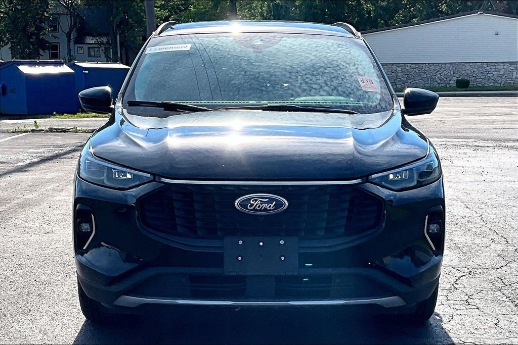 Used 2023 Black Metallic Ford Platinum image 7