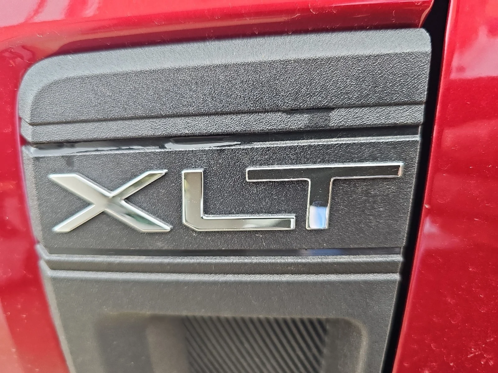 New 2026 Ruby Red Metallic Tinted Clearcoat Ford XLT image 15