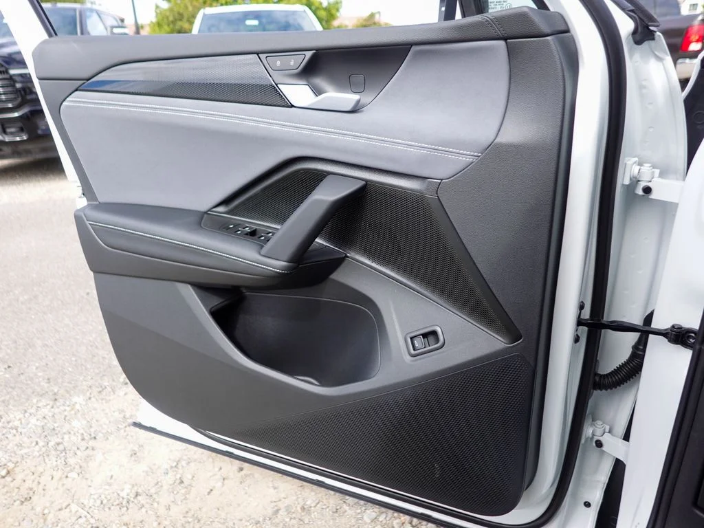 New 2026 Pure White Volkswagen 2.0T SE image 17