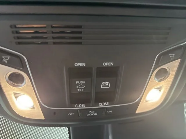 Used 2023  Honda Black Edition image 23