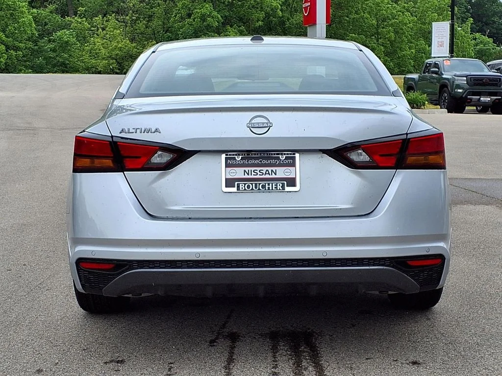 New 2026 Silver Nissan 2.5 SV image 6