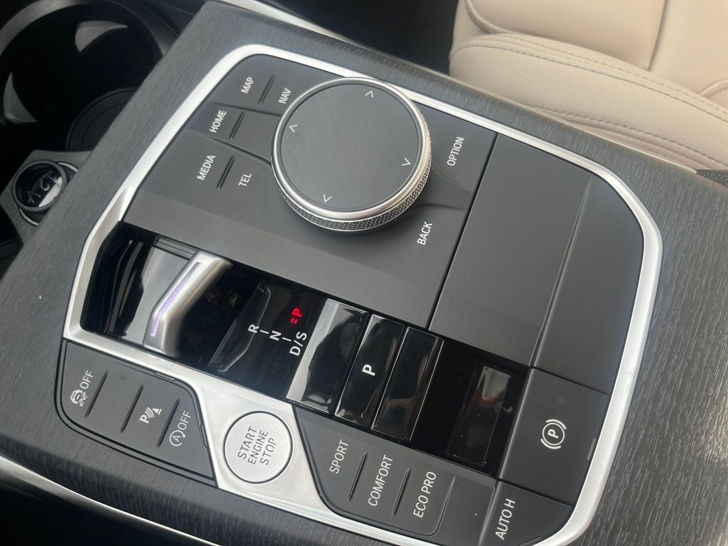 2025 BMW 3 Series 330i - Photo 20