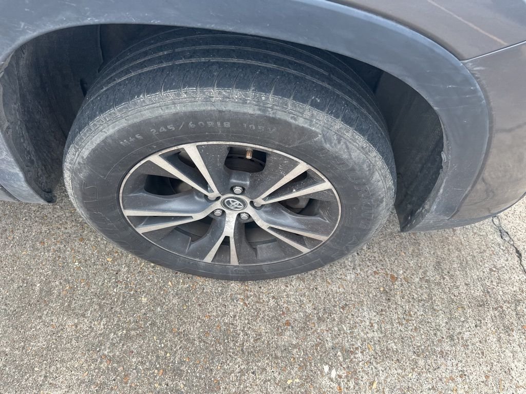 Used 2017 Gray Toyota LE image 8