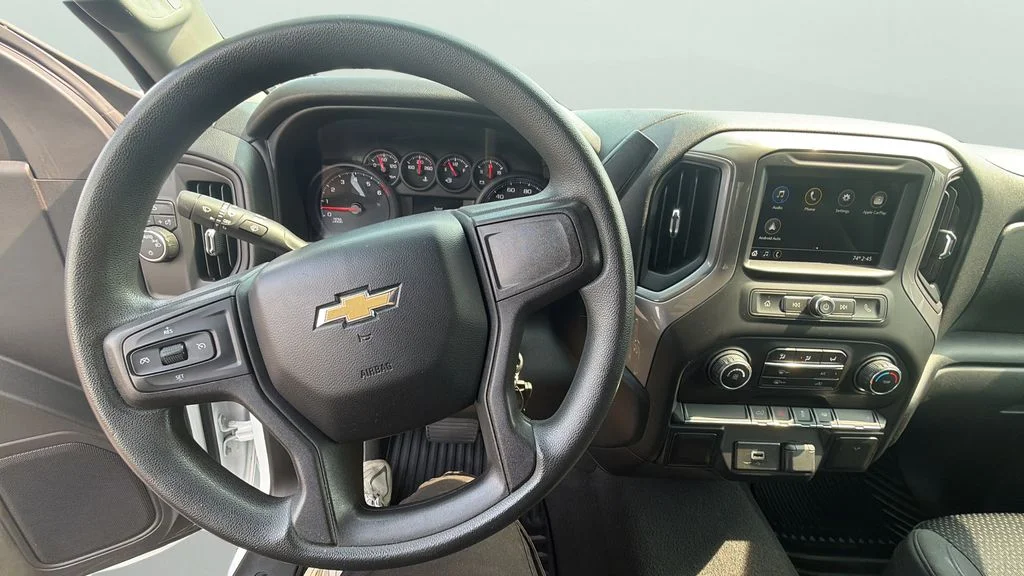 Used 2019 White Chevrolet Custom image 15