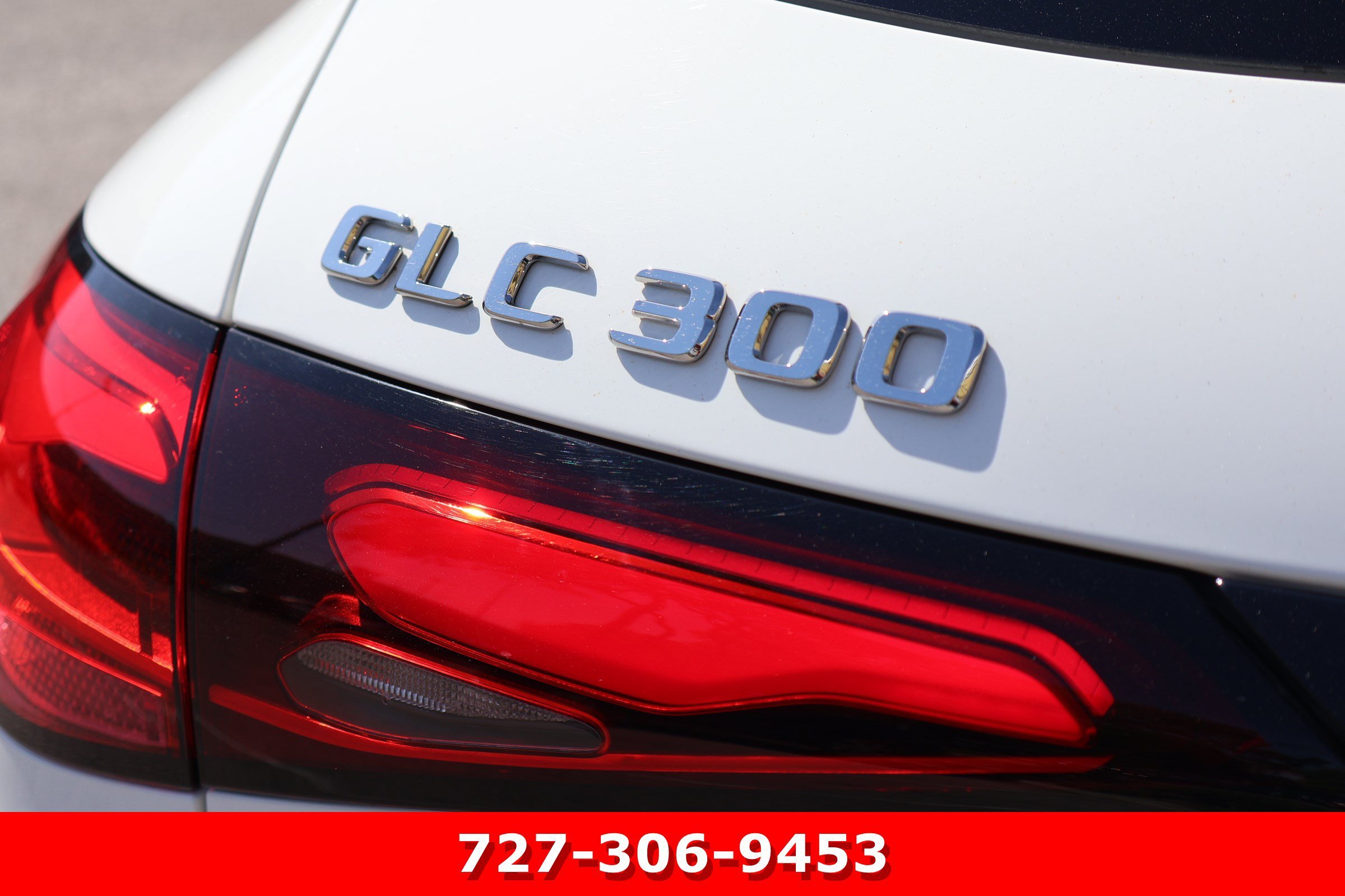 Certified Used 2025 Polar White Mercedes-Benz GLC 300 image 8