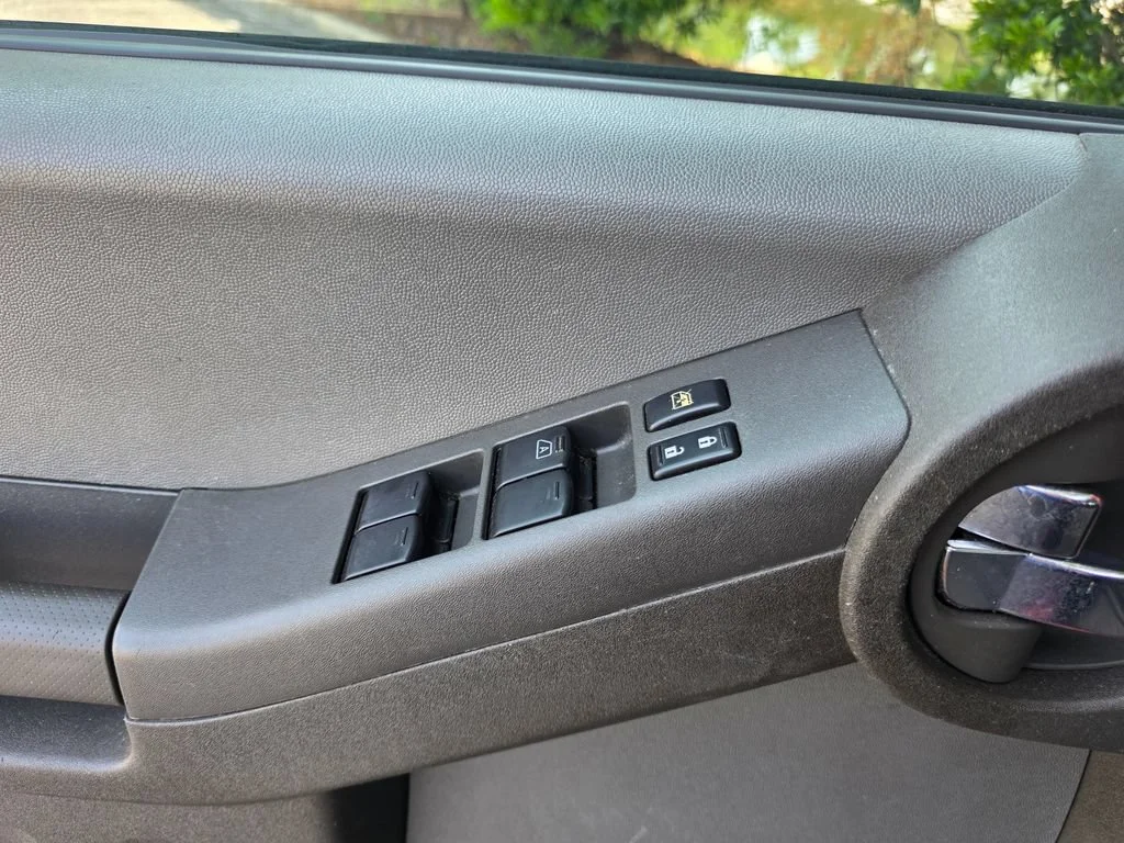 Used 2015 Red Nissan X image 14