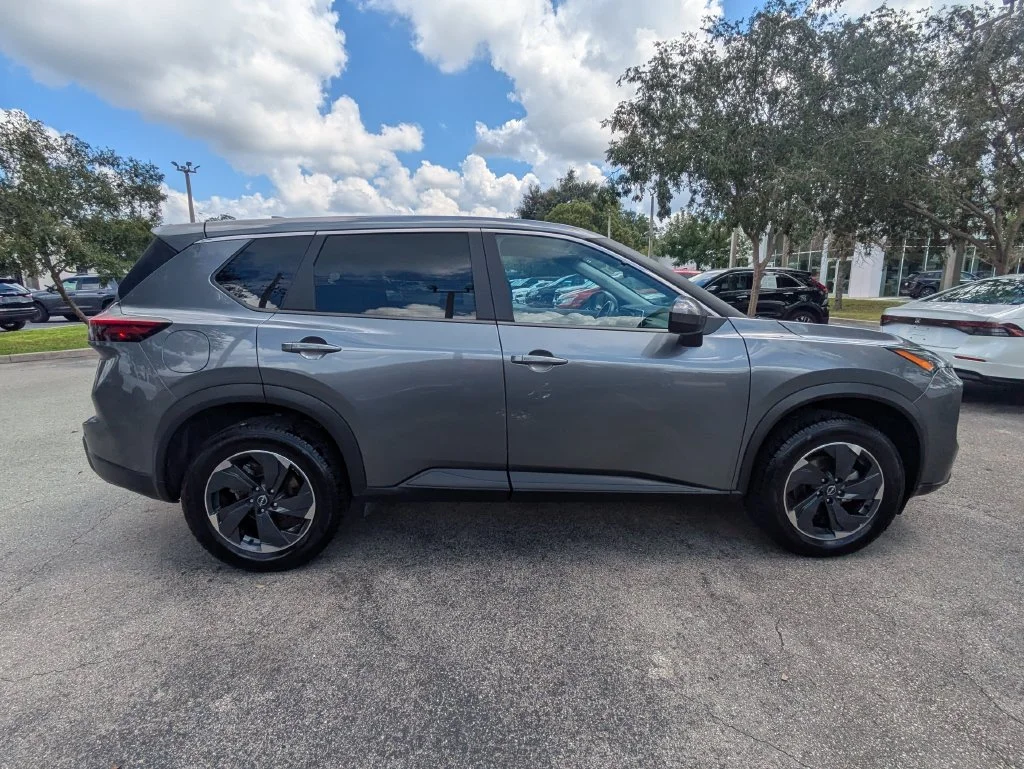 Used 2025 Gun Metallic Nissan SV image 3