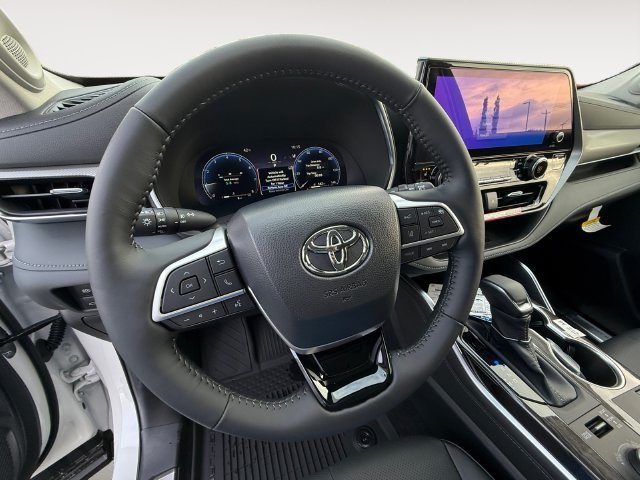 New 2026 Wind Chill Pearl <sup>1</sup> Toyota Platinum image 12