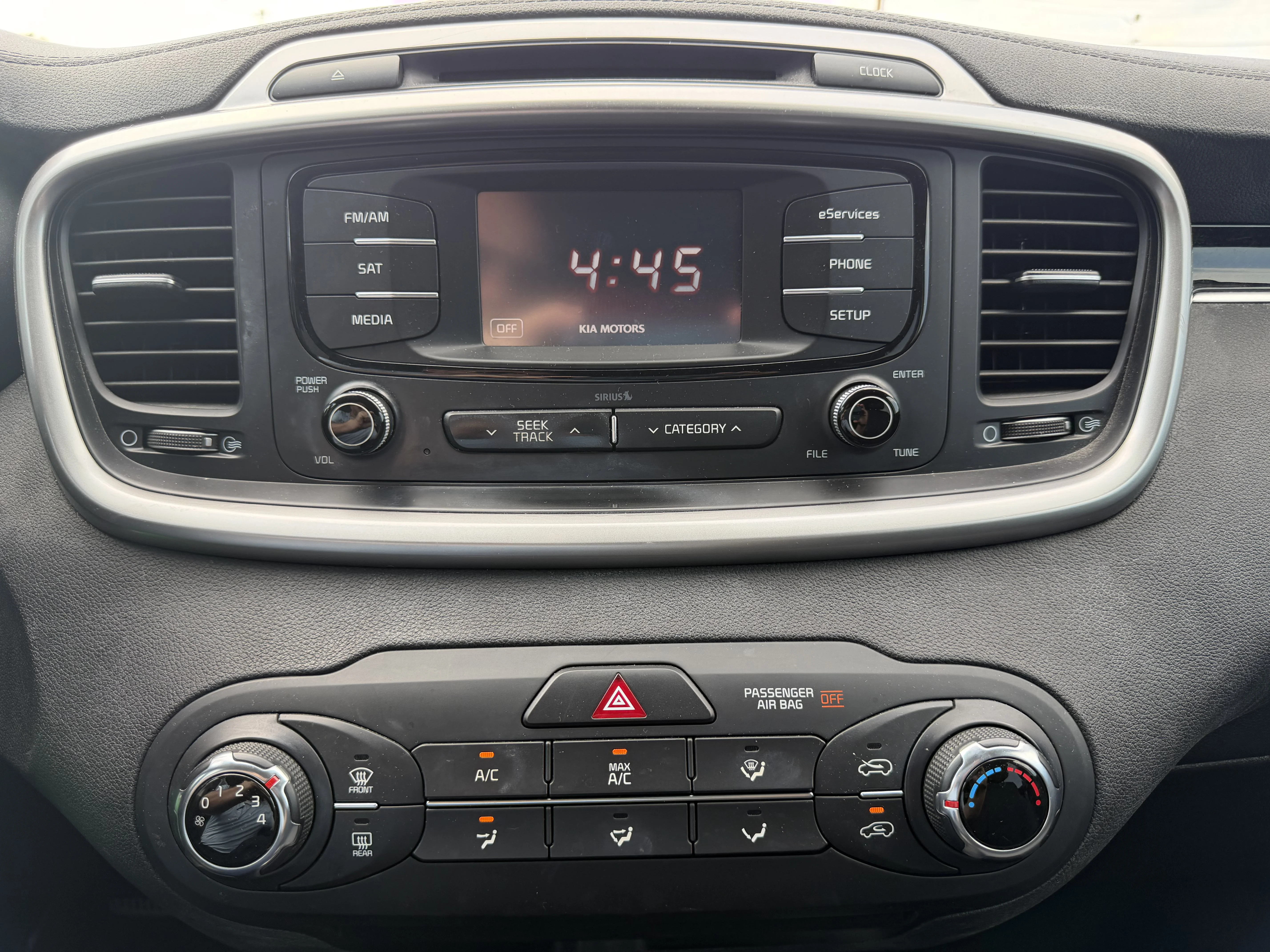 Used 2016 Titanium Silver Kia LX image 17