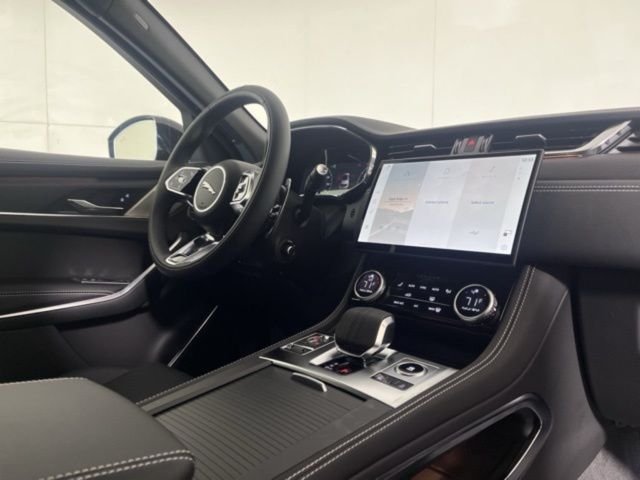 2026 Jaguar F-Pace R-Dynamic S - Photo 19