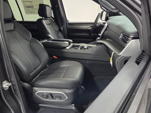 New 2026 Baltic-Gray Metallic Clear-Coat Exterior Paint Jeep Limited Altitude image 18