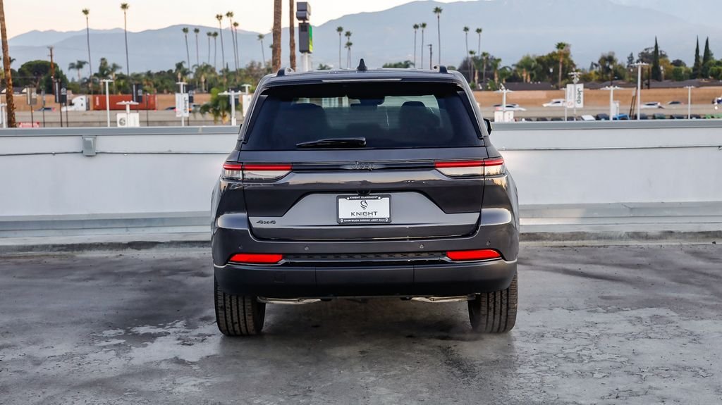 New 2025 Baltic Gray Metallic Clearcoat Jeep Altitude image 8