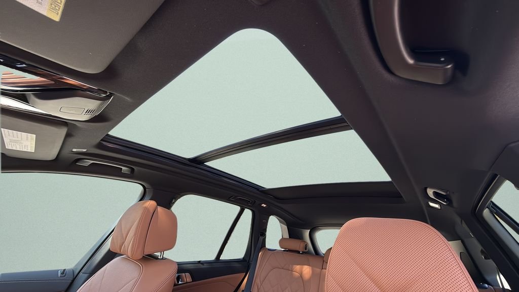 New 2026 Skyscraper Grey Metallic BMW sDrive40i image 16