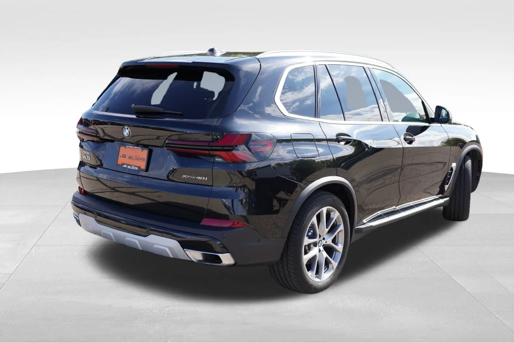 Used 2026 Black Sapphire Metallic BMW xDrive40i image 5