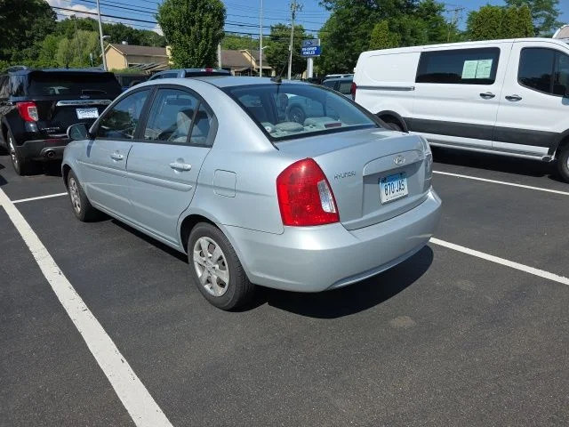 Used 2010 Platinum Silver Metallic + Pearl Hyundai GLS image 4