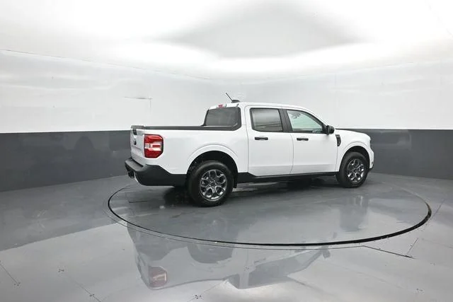 New 2026 Oxford White Ford XLT image 8