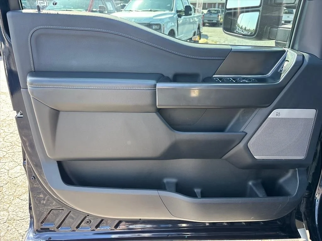 Used 2024 Black Ford XLT image 26