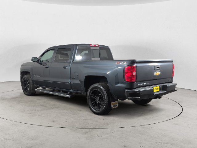 Used 2018 GRAPHITE METALLIC Chevrolet LT image 7