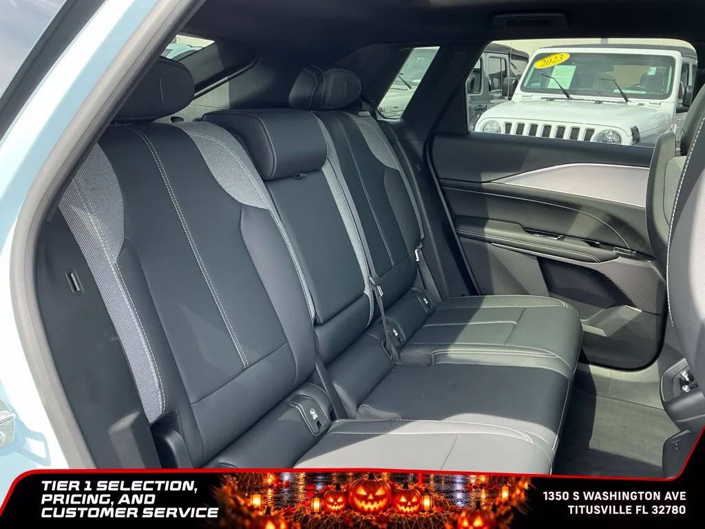 Used 2024 Nimbus Metallic Cadillac Tech image 18