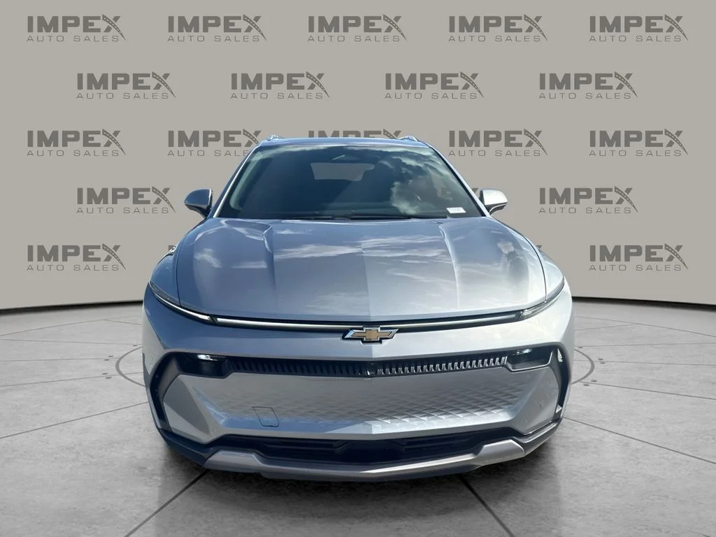 Used 2025 Gray Chevrolet LT image 8