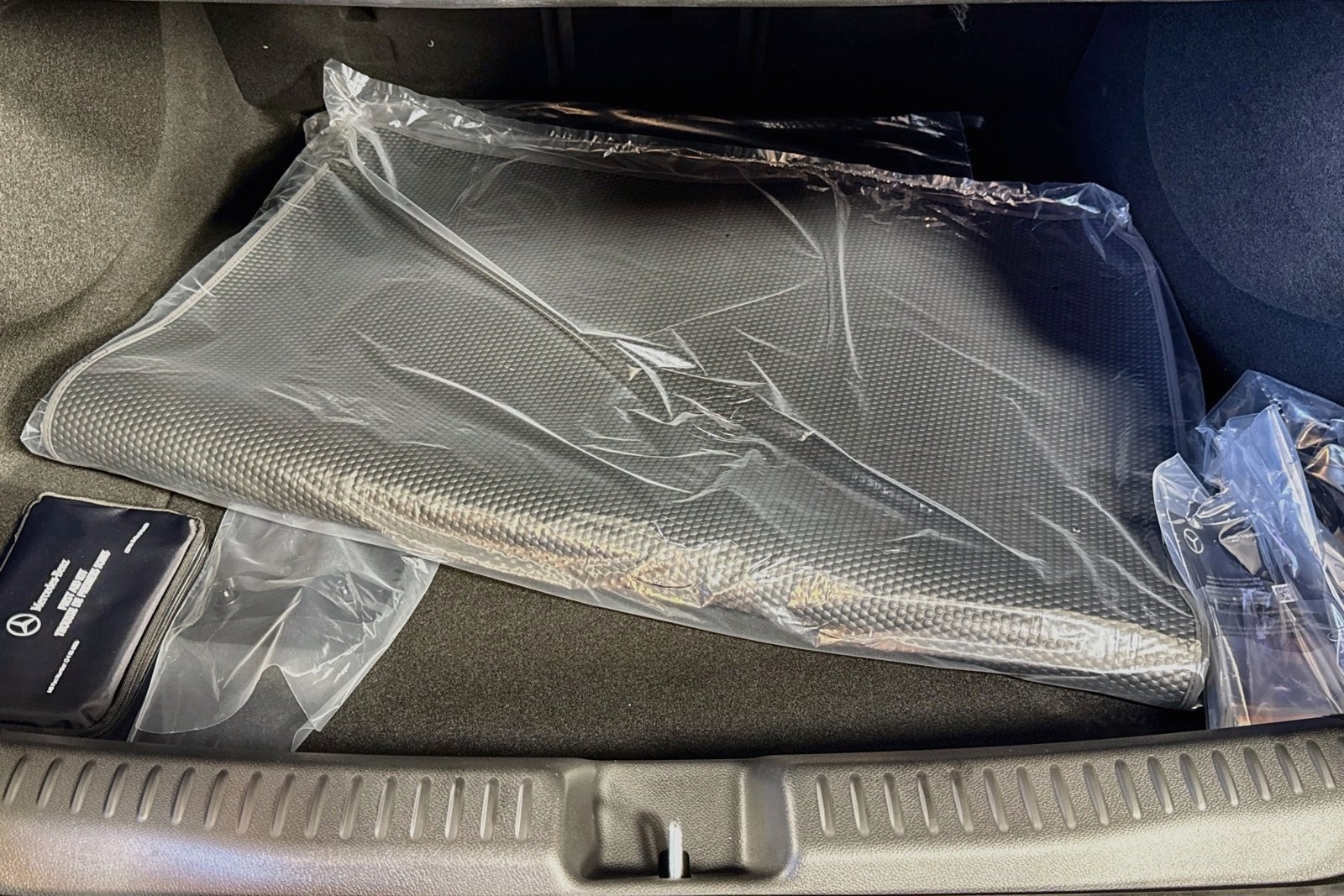 New 2027 MANUFAKTUR Alpine Grey Mercedes-Benz CLA 220 Hybrid image 23