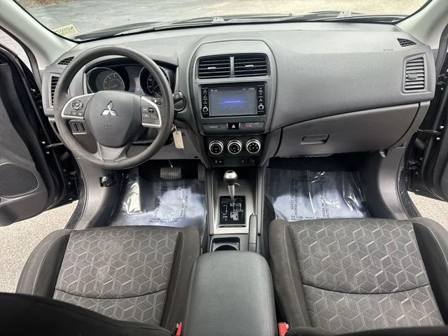Used 2020  Mitsubishi 2.0 ES image 9