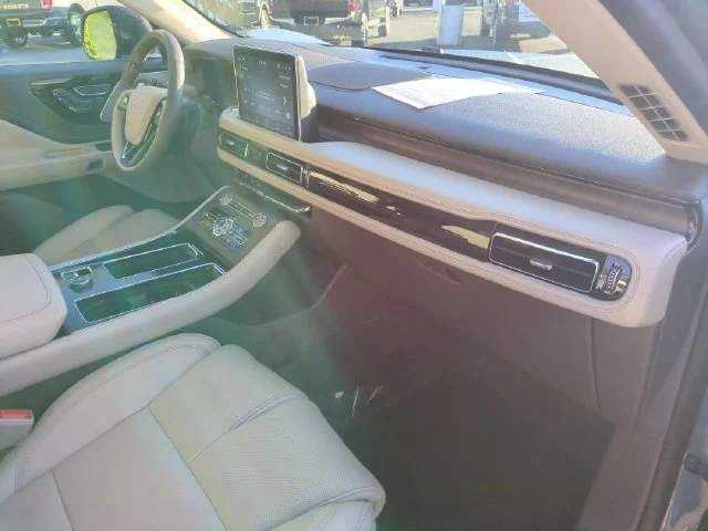 Used 2021 Blue Lincoln Reserve image 37