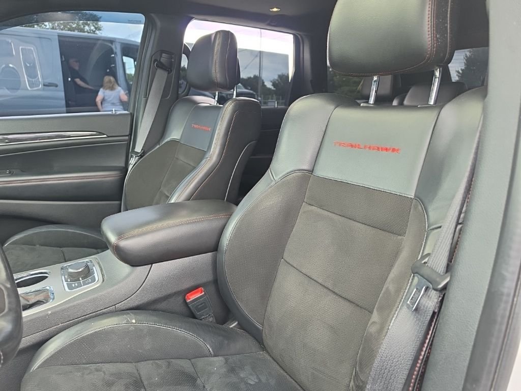 Used 2021 Bright White Clearcoat Jeep Trailhawk image 8