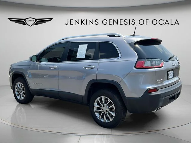 Used 2021 Silver Jeep Latitude Lux image 5