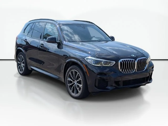 Used 2022 Black BMW xDrive40i image 4