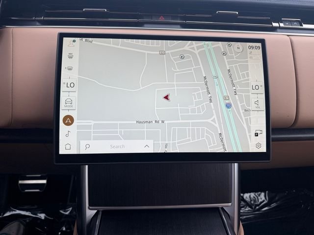 New 2026 Fuji White Land Rover SE image 20