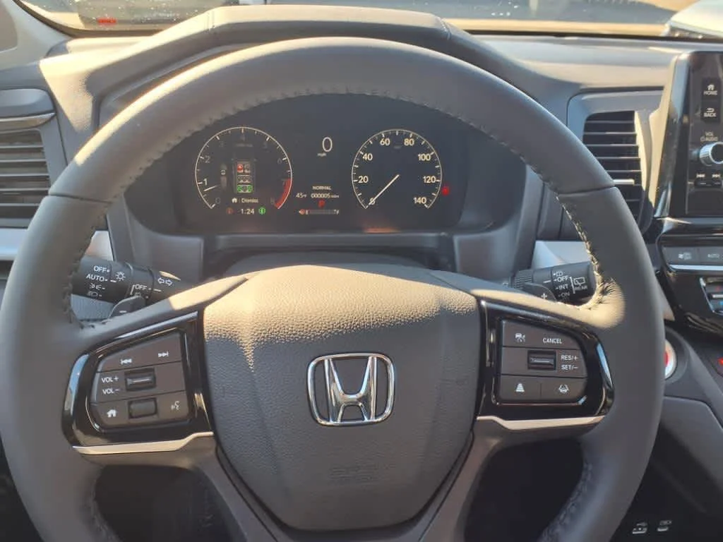 New 2026 Platinum White Pearl Honda EX-L image 11