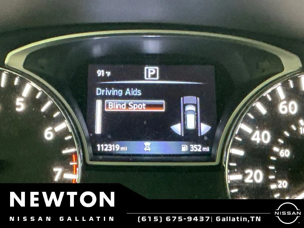 Used 2019 Pearl White Nissan Platinum image 36