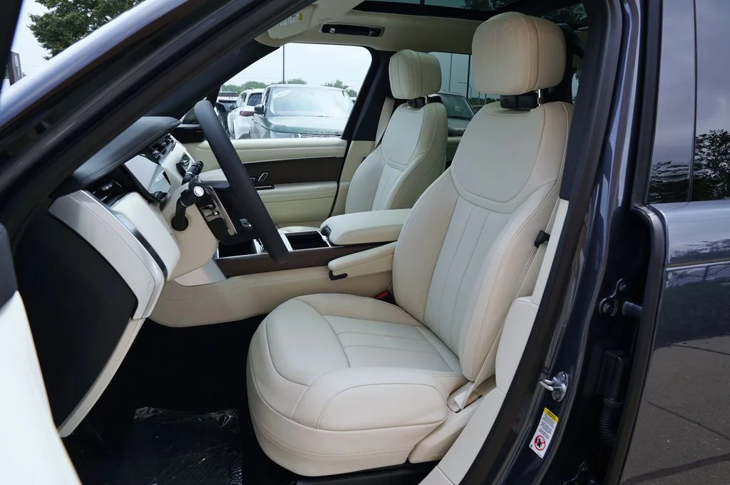 New 2026 Varesine Blue Land Rover SE image 12