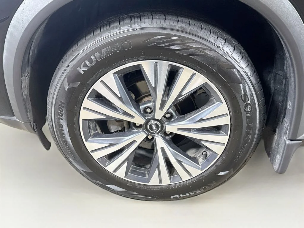 Used 2022 Black Nissan SV image 38