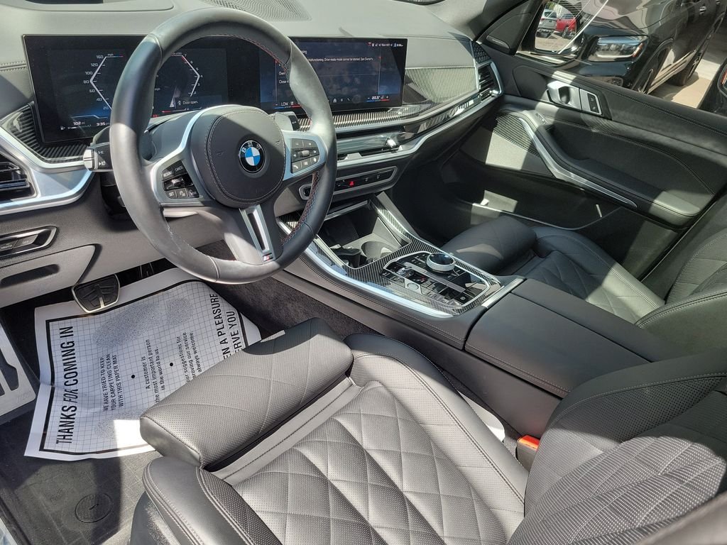 Used 2025 Gray BMW M60i image 25