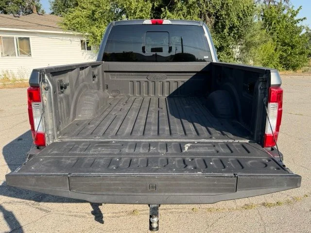 Used 2017 Magnetic Metallic Ford Lariat image 17