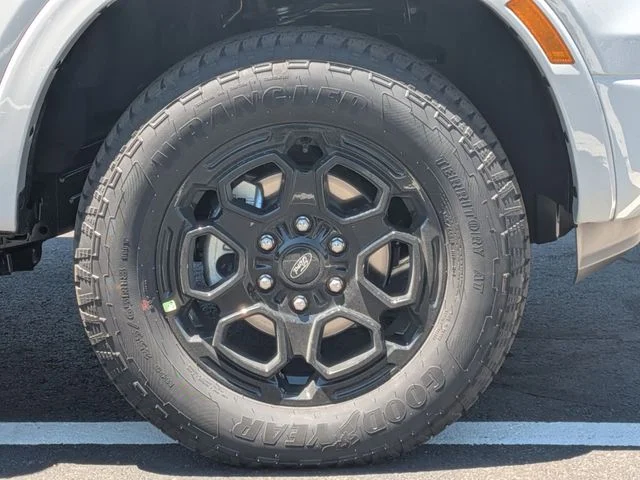 New 2026 Avalanche Ford XLT image 32