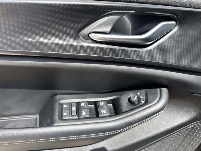 Used 2024 Gray Jeep Laredo image 31