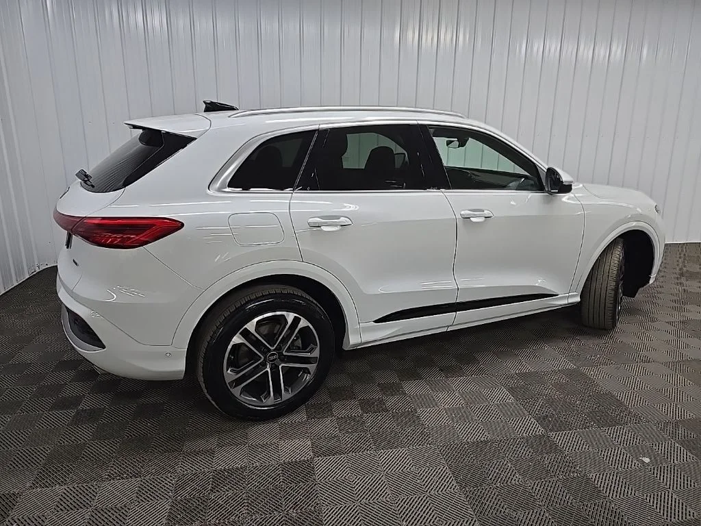 Used 2025 White Audi 2.0T Premium image 3