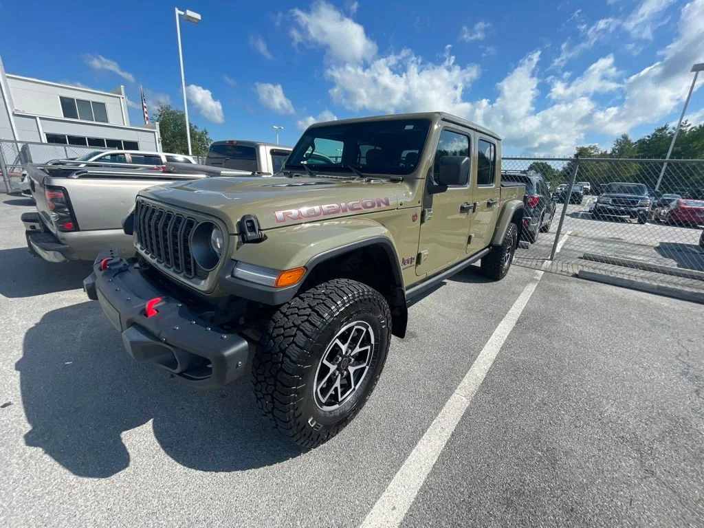 Used 2025 Green Jeep Rubicon image 1