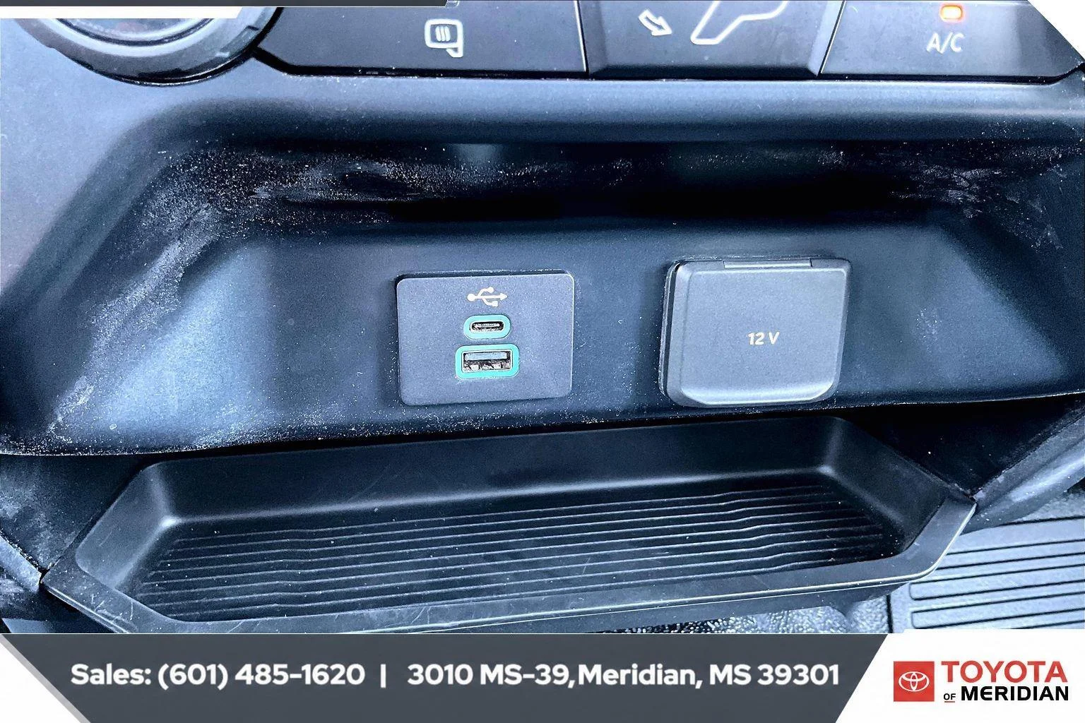 Used 2023 Oxford White Ford XLT image 23