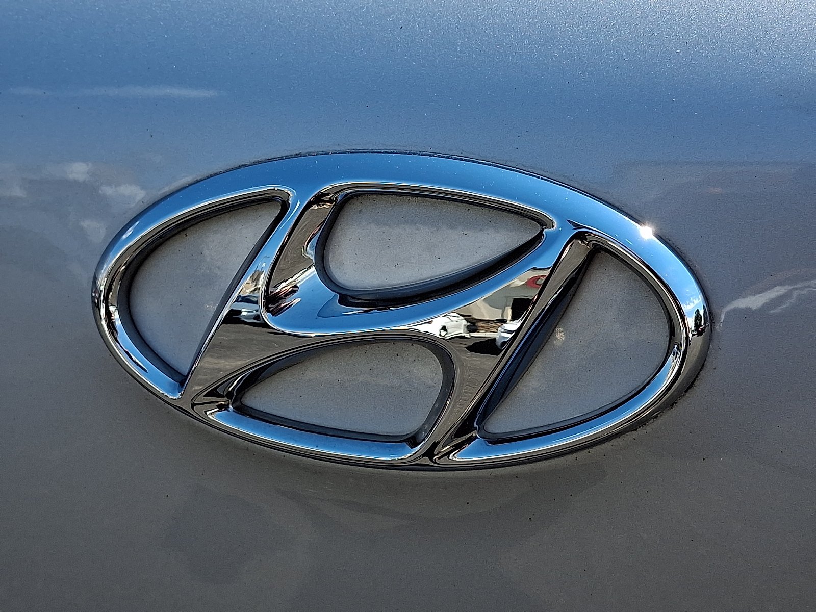 Used 2018 Molten Silver - T8T Hyundai Limited image 31