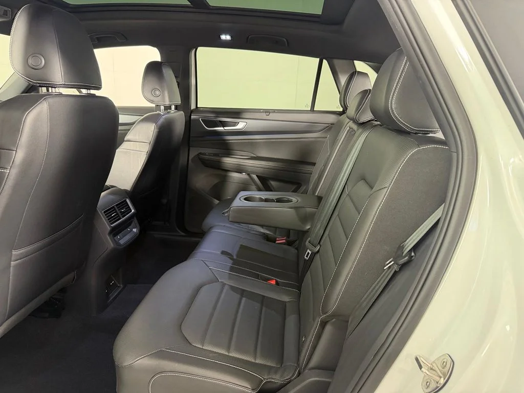 Used 2024 White Volkswagen 2.0T SEL R-Line image 19