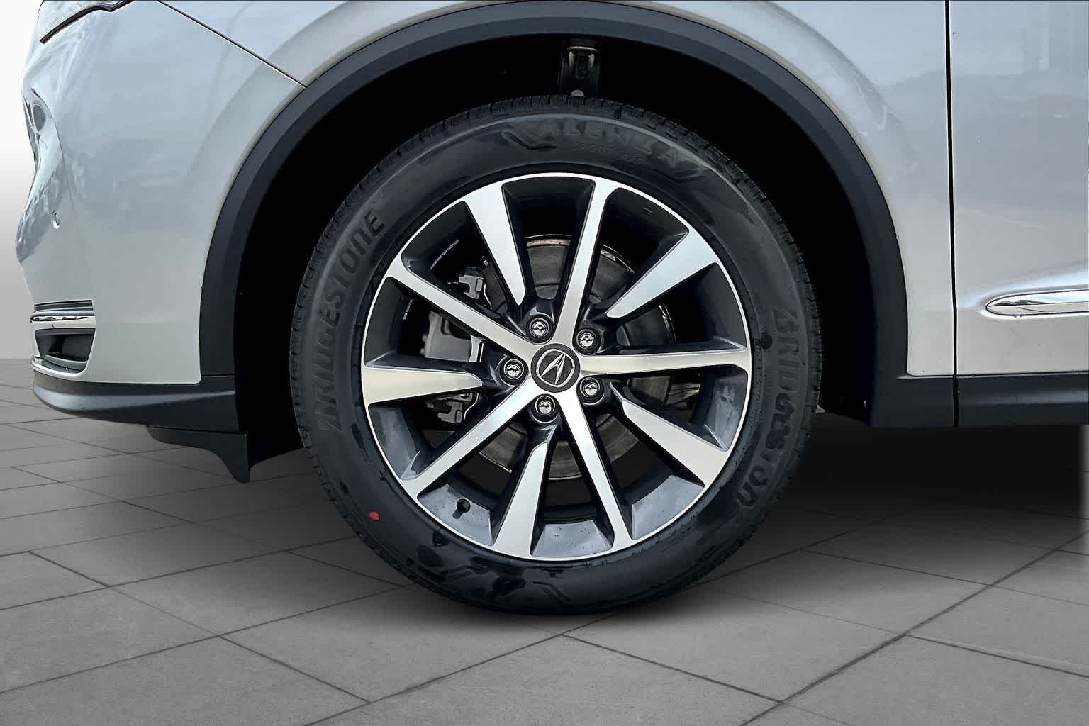 New 2026 Solar Silver Metallic Acura w/Technology Package image 9